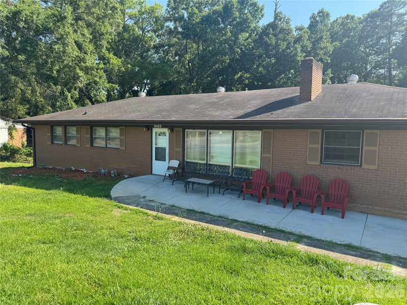 8432 Idlewild Rd, Charlotte, NC 28227