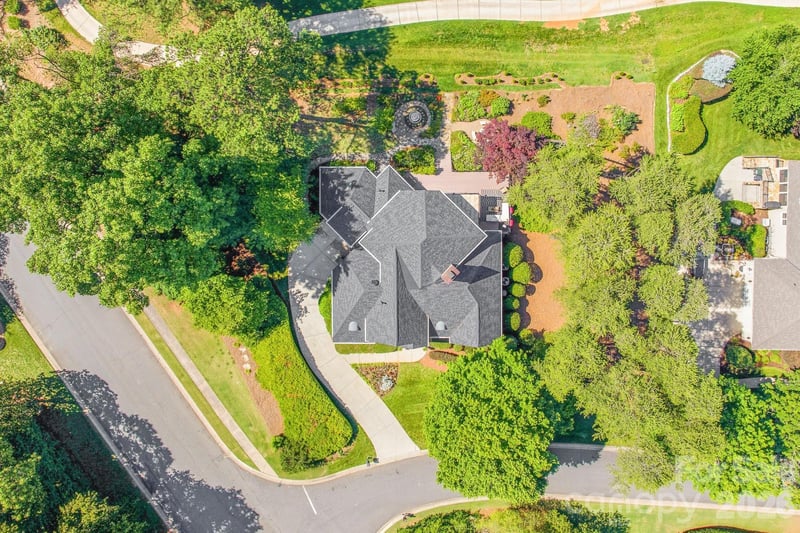 18330 Scotscraig Ln, Cornelius, NC 28031