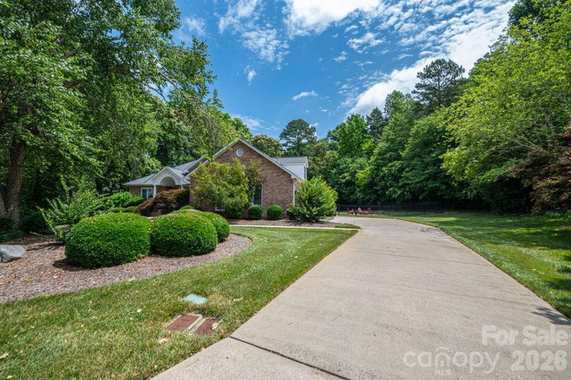 1080 Mackey Ct, Gastonia, NC 28056