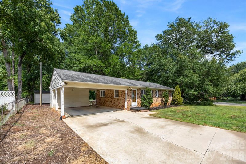 644 Dallas Spencer Mountain Rd, Dallas, NC 28034