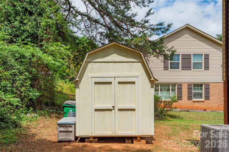 407 Westham Ridge Rd, Charlotte, NC 28217