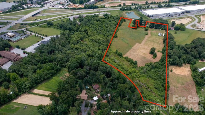 412 Mcmurray Rd, Flat Rock, NC 28731