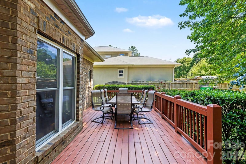 10130 Fairlea Dr, Charlotte, NC 28269