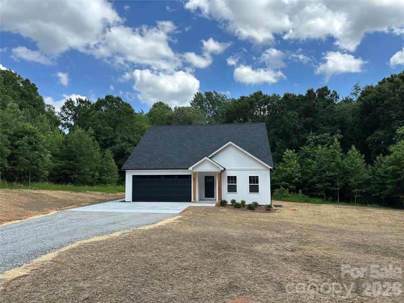 907 Orangewood St, Kannapolis, NC 28081