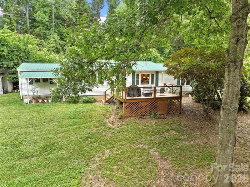 2 Ray Rd, Weaverville, NC 28787