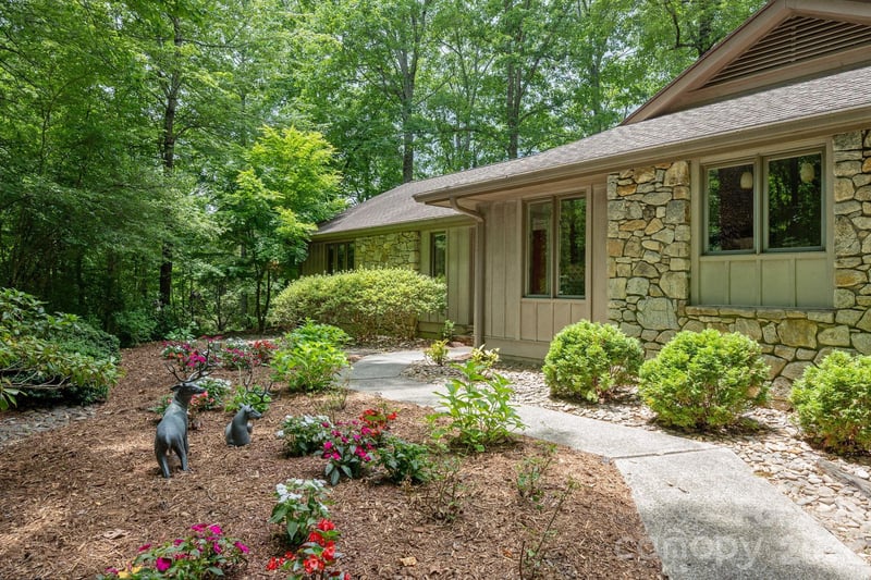 117 Tarnhill Dr, Flat Rock, NC 28731
