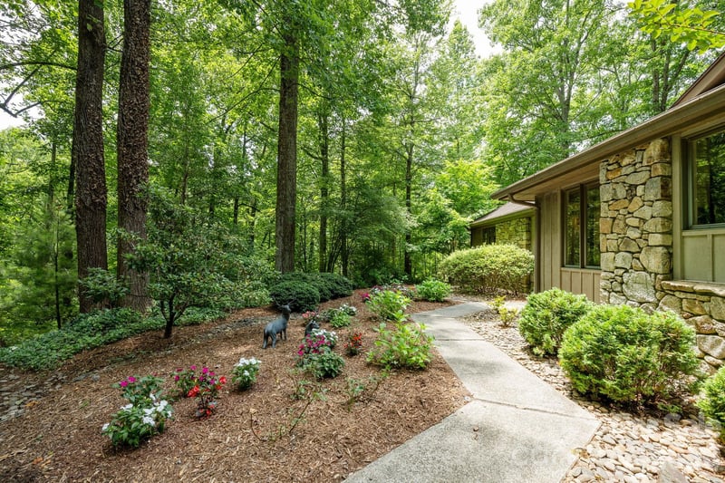 117 Tarnhill Dr, Flat Rock, NC 28731