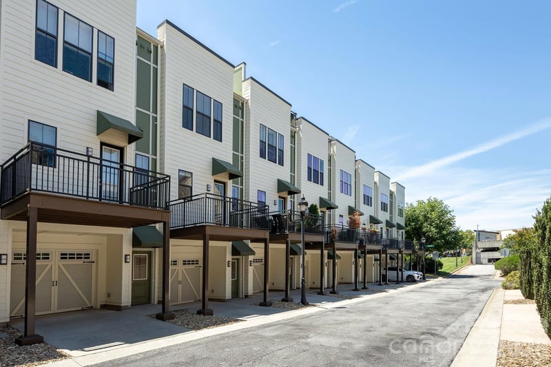 69 Stamford St, Asheville, NC 28803