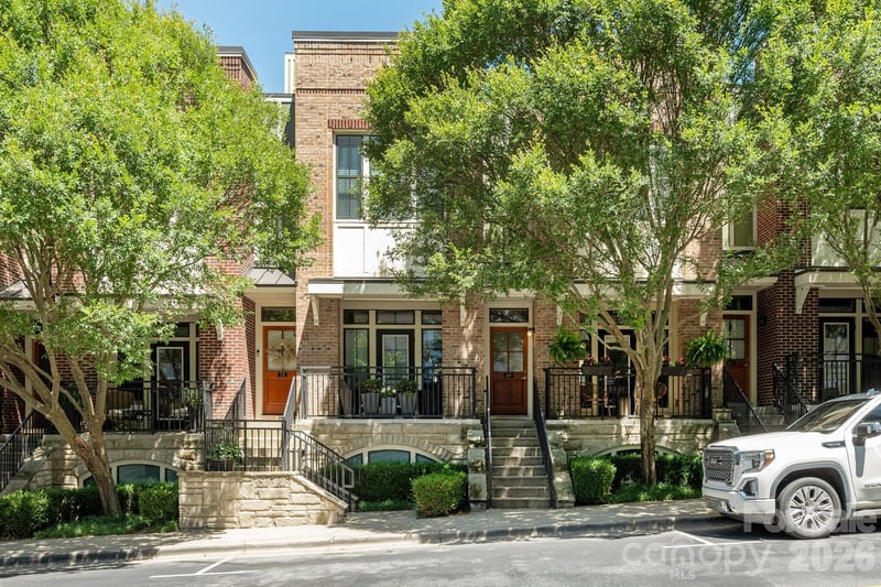69 Stamford St, Asheville, NC 28803