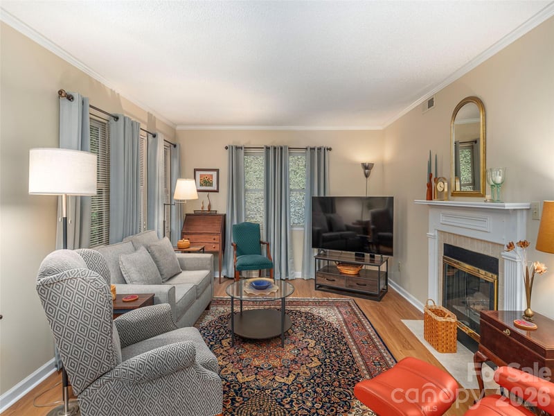 3201 Saint Augustine Pl, Asheville, NC 28805