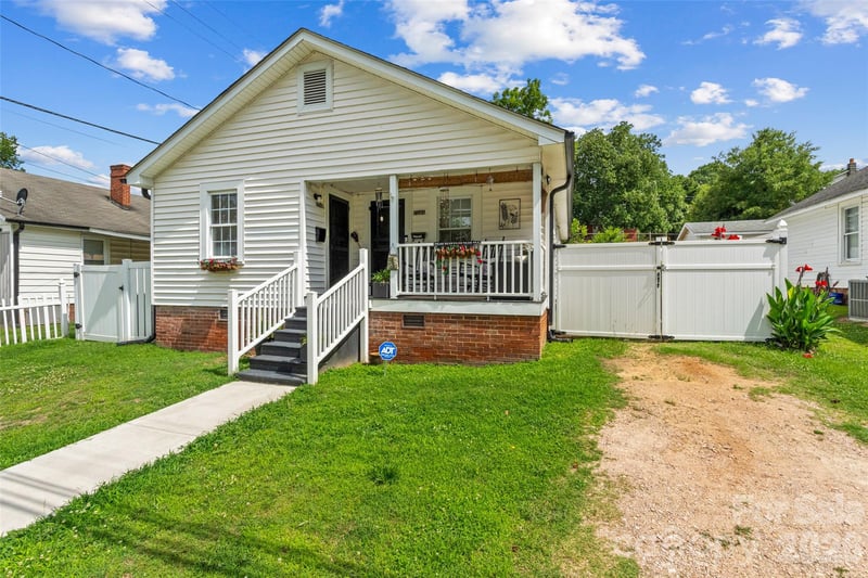 714 Pine St, Kannapolis, NC 28081