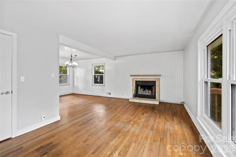 107 Wilshire Dr, Asheville, NC 28806