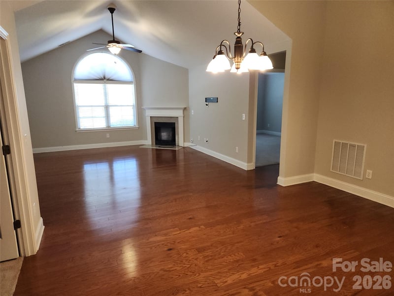1 Mountain Meadow Cir, Weaverville, NC 28787