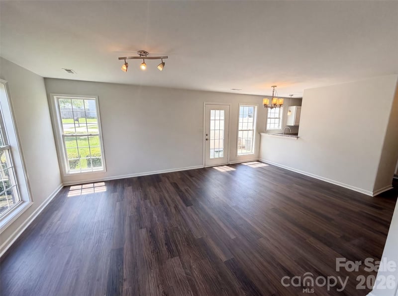 3831 Mohawk Ct, Charlotte, NC 28215