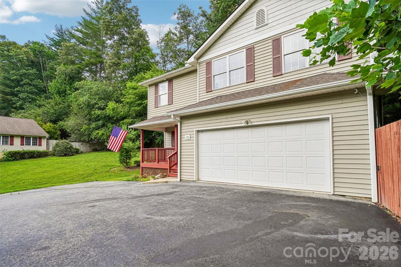 124 Karla Cir, Hendersonville, NC 28739