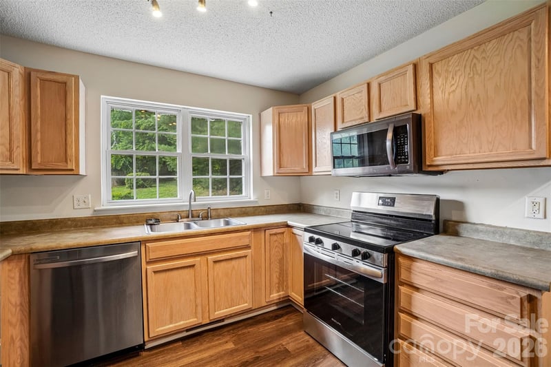 124 Karla Cir, Hendersonville, NC 28739