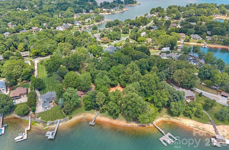 21024 Norman Shores Dr, Cornelius, NC 28031