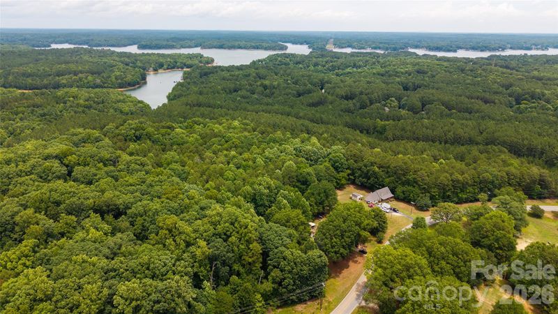 8628 Island Point Rd, Sherrills Ford, NC 28673