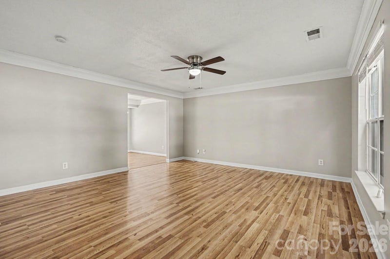 1029 Jordans Pond Ln, Charlotte, NC 28214
