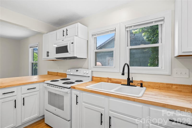 142 Substation Rd, Canton, NC 28716