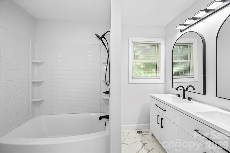 142 Substation Rd, Canton, NC 28716