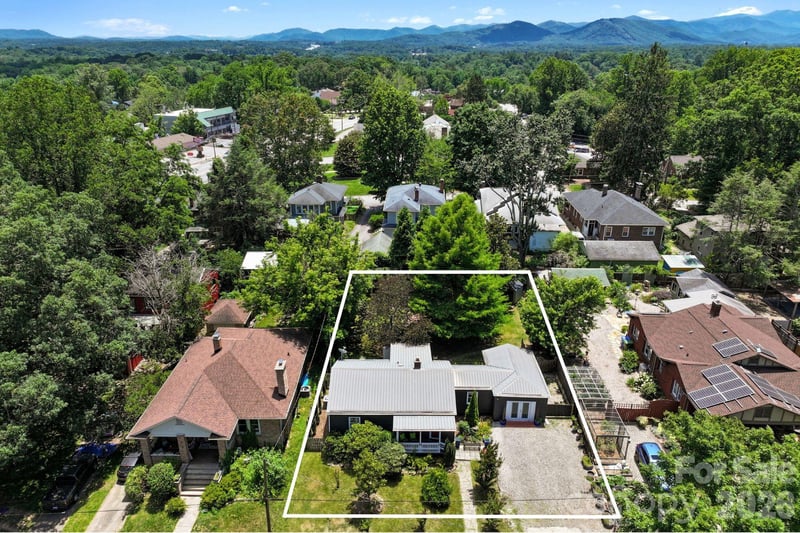 10 Eola Ave, Asheville, NC 28806