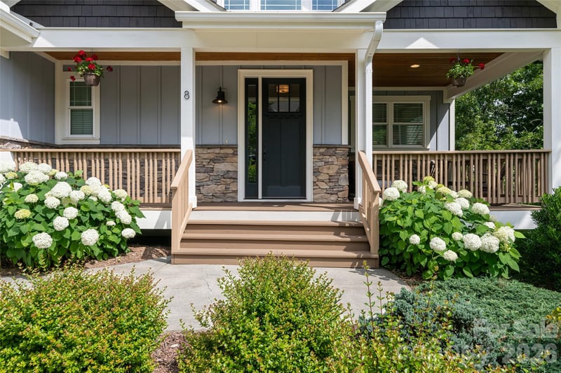 8 Sugarland Ridge Rd, Fairview, NC 28730