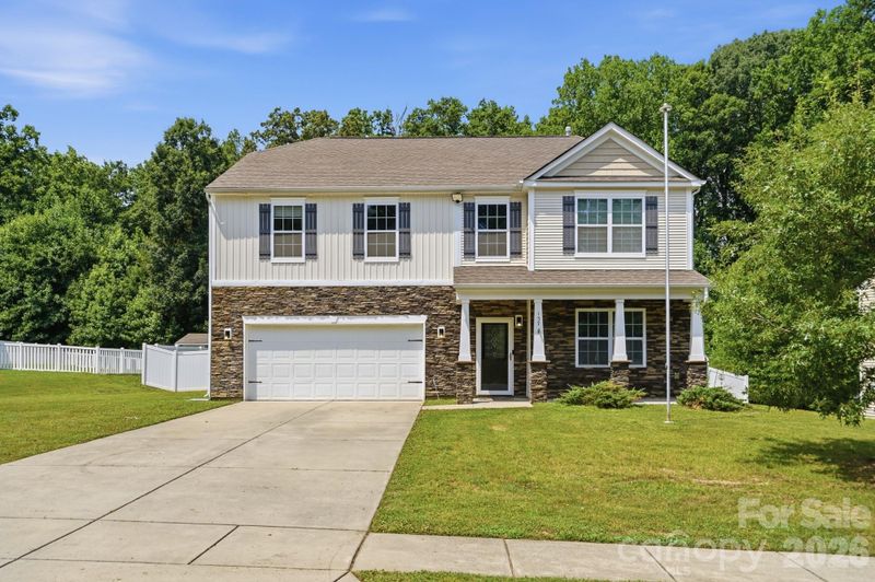 137 Rippling Water Dr, Mount Holly, NC 28120