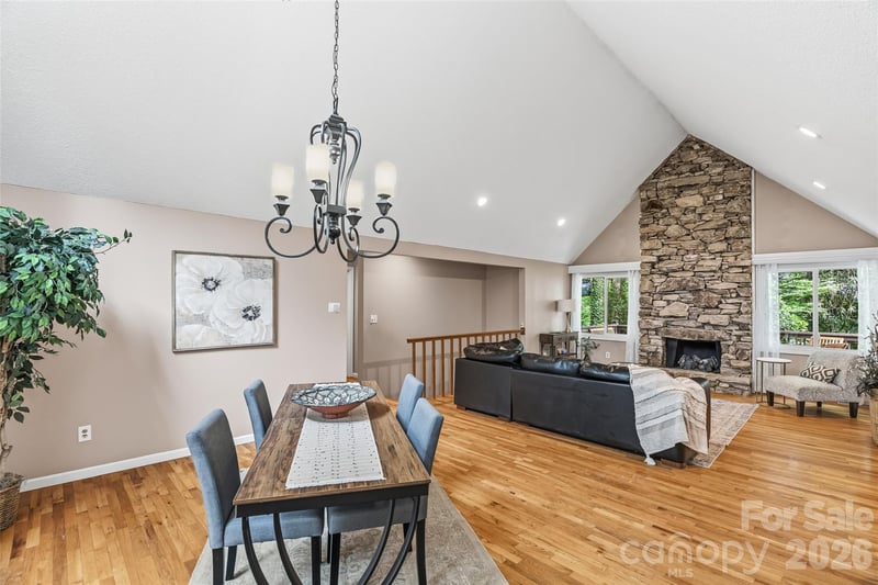 16 Canterbury Dr, Arden, NC 28704