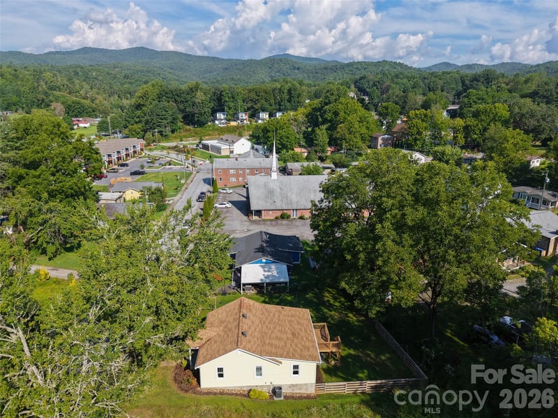 250 Oakdale St, Brevard, NC 28712