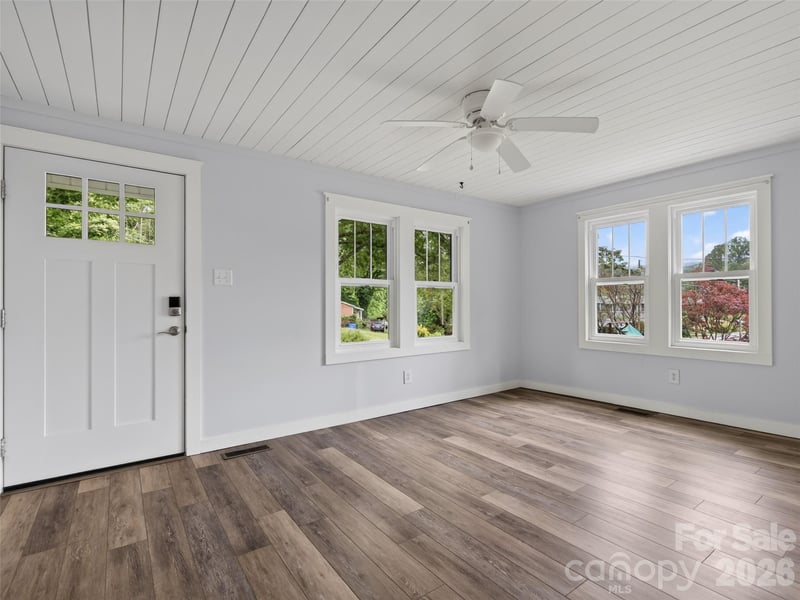 250 Oakdale St, Brevard, NC 28712