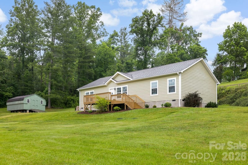 135 Herron Cove Rd, Weaverville, NC 28787