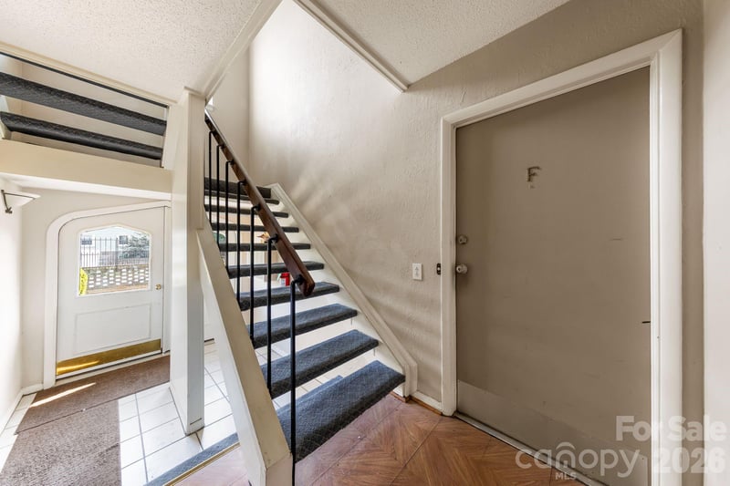 2630 Park Rd #F, Charlotte, NC 28209