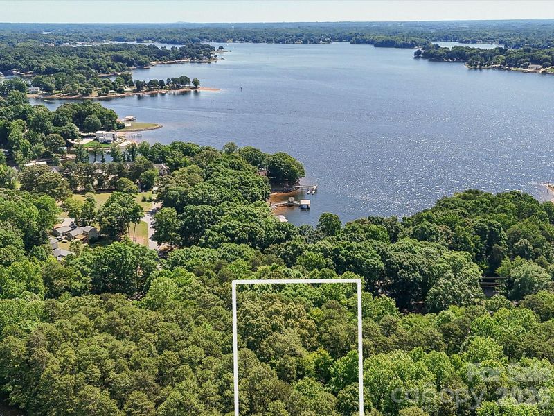 8793 Peninsula Dr, Terrell, NC 28682