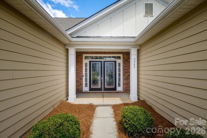3743 Salvistrin St, Charlotte, NC 28214