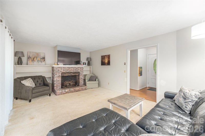 142 Whisperwood Dr #19, Hendersonville, NC 28791