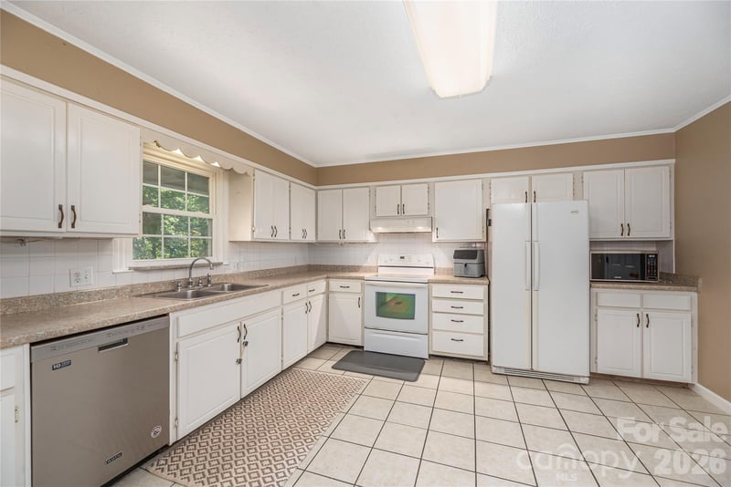 142 Whisperwood Dr #19, Hendersonville, NC 28791