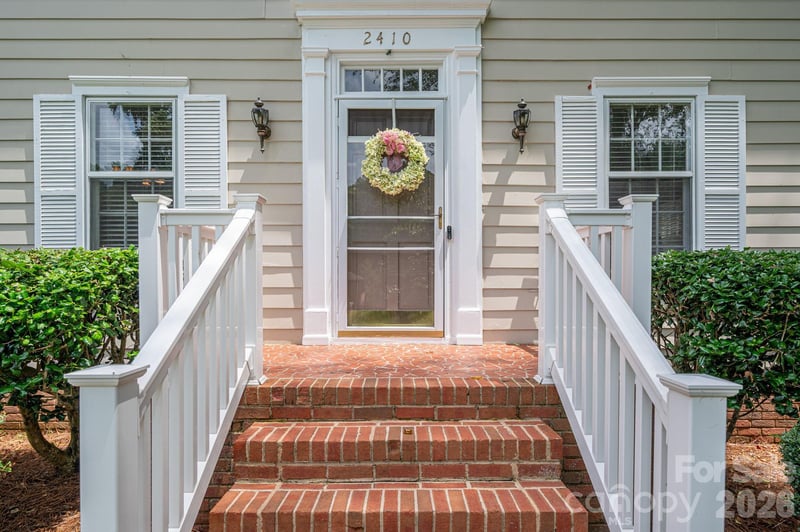 2410 Monticello Dr, Gastonia, NC 28056
