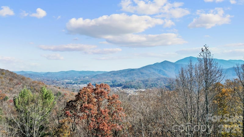 10 Peacock Ln #19, Burnsville, NC 28714
