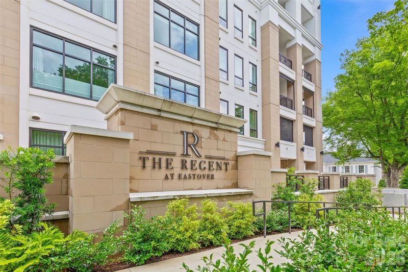 130 Cherokee Rd #306, Charlotte, NC 28207
