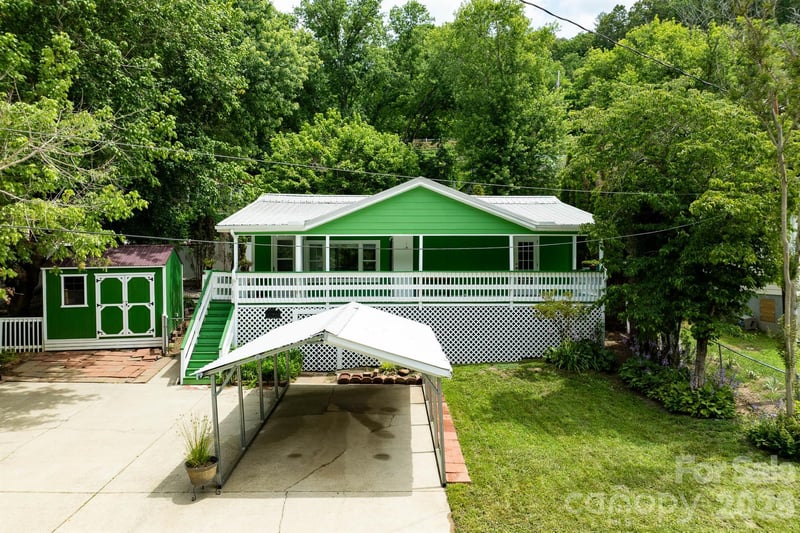 389 Rollins Rd, Marshall, NC 28753