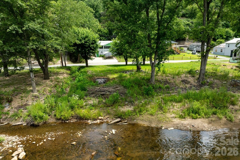 389 Rollins Rd, Marshall, NC 28753