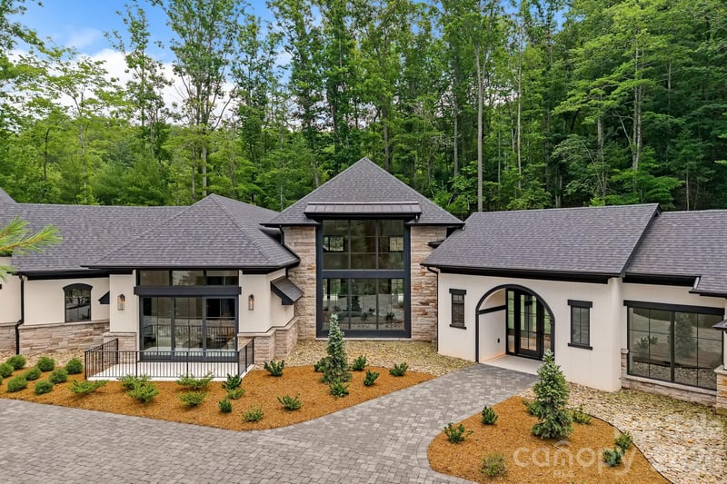 504 Hollow Trl, Asheville, NC 28803