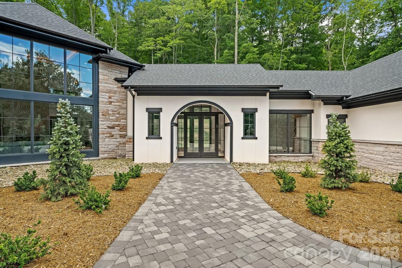504 Hollow Trl, Asheville, NC 28803