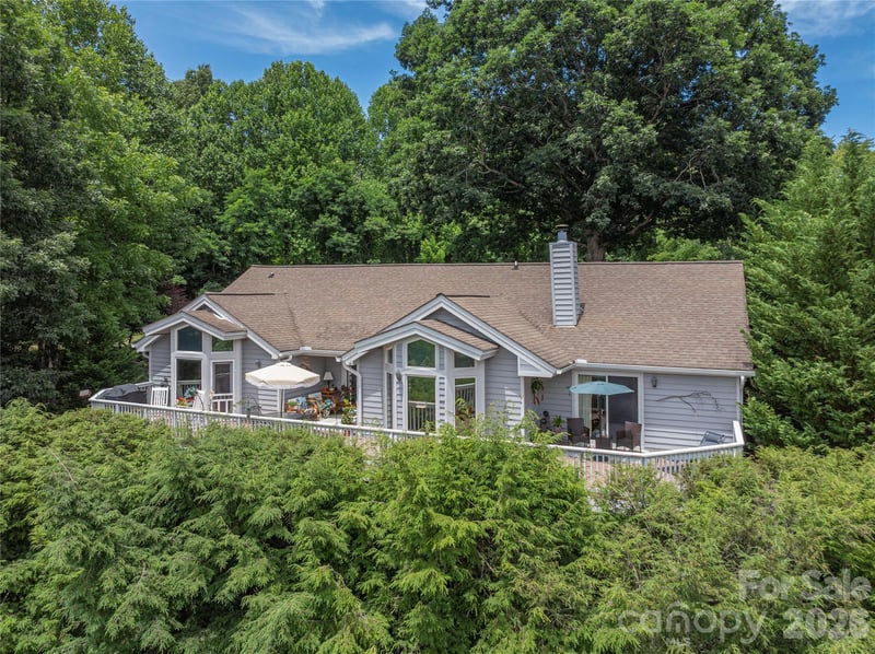 94 Oakcrest Ln, Waynesville, NC 28786