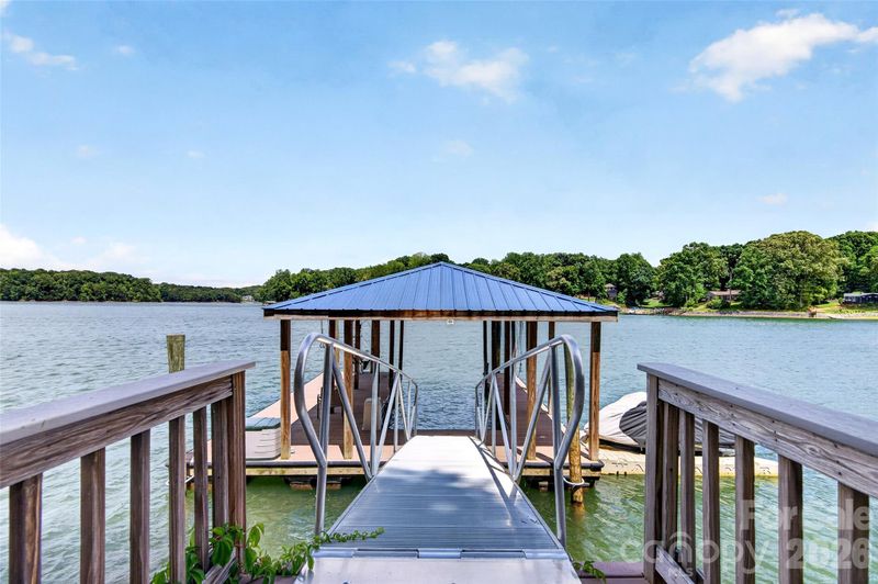 1390 Langdon Rd, Sherrills Ford, NC 28673