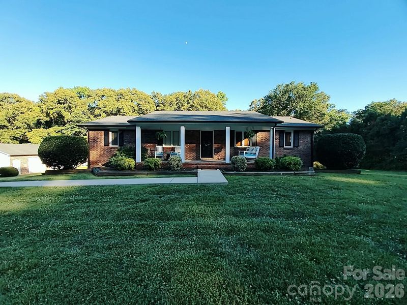 318 Rutledge Rd, Mount Holly, NC 28120