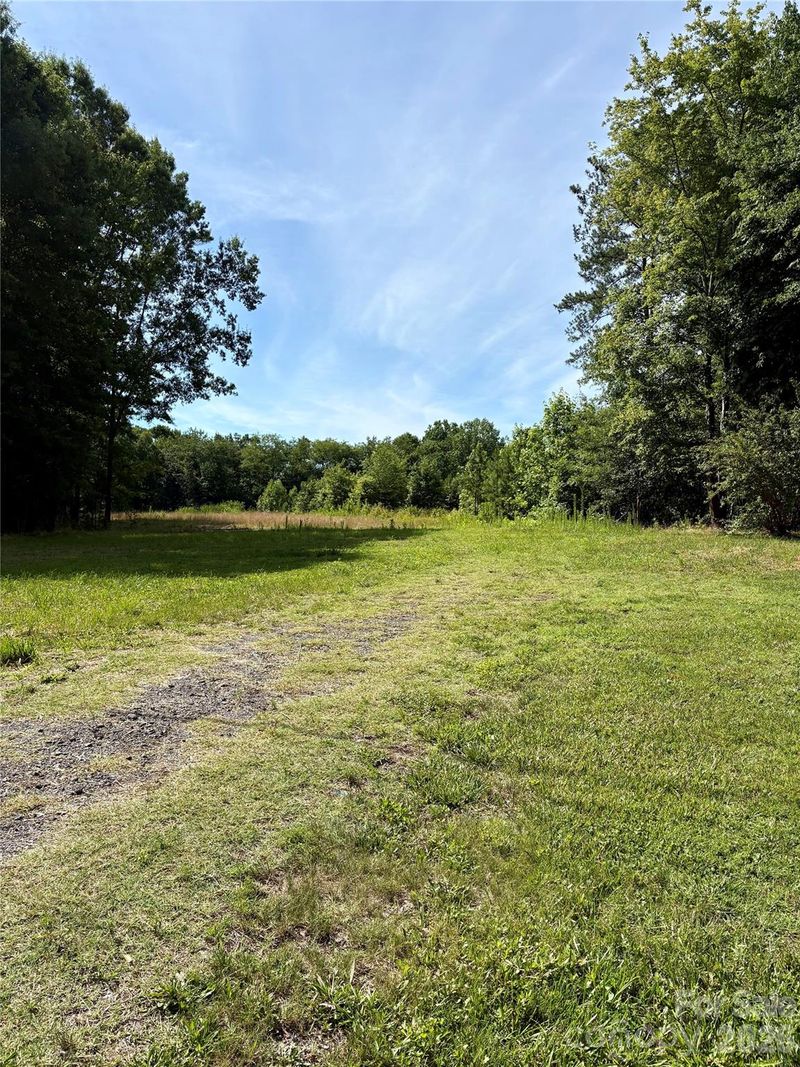 1323 Hill Rd, Lincolnton, NC 28092