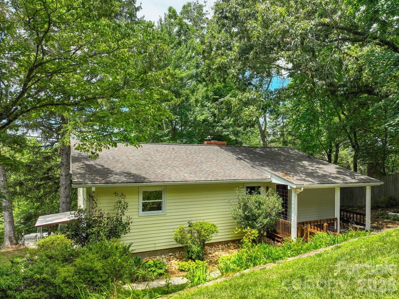 11 Von Ruck Ct, Asheville, NC 28801