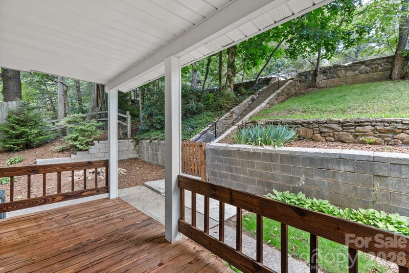 11 Von Ruck Ct, Asheville, NC 28801